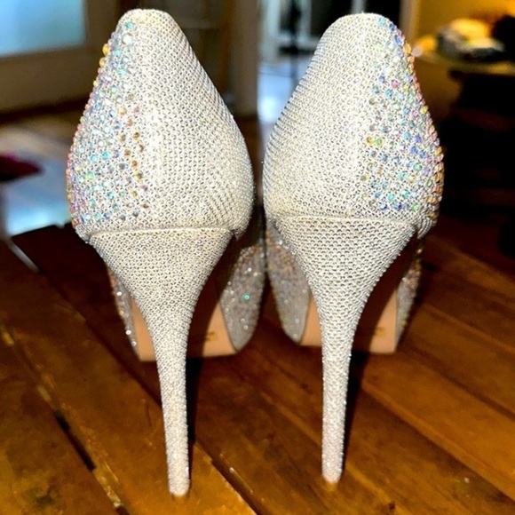 Dream Pairs Gorgeous Silver Rhinestone Heels Brides, Proms, etc. Size 10. EUC - Picture 5 of 5